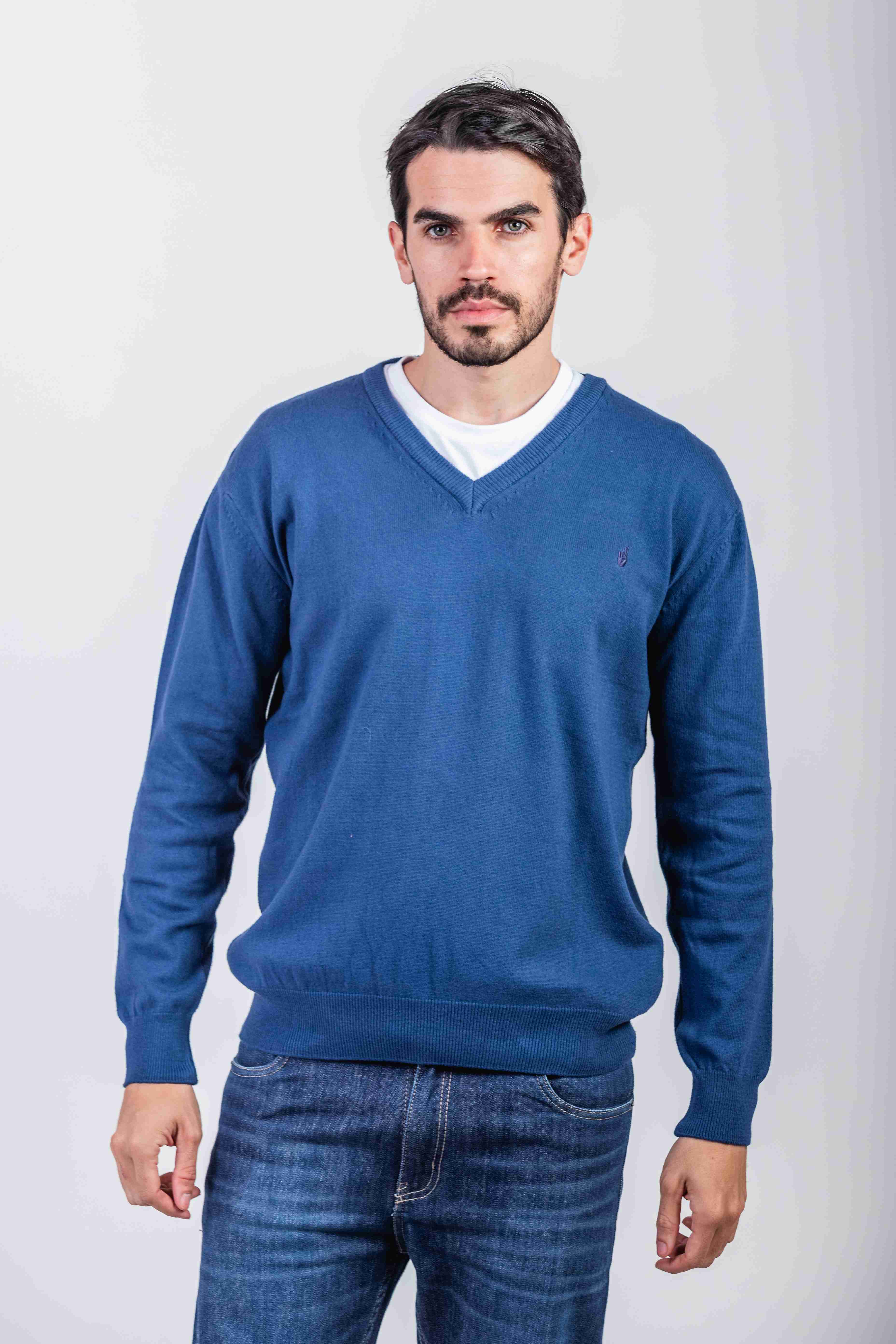 SWEATER  ESCOTE V LISO BORDADO